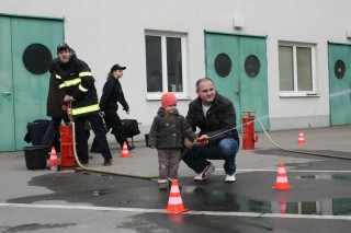 Wasseractionstationen mit Kübelspritze