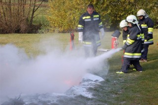 Brand- und Löschlehre gehört ebenfalls geübt