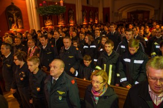 Die übervolle Pfarrkirche in Bad Vöslau..