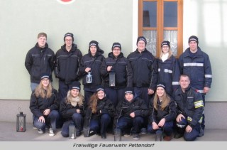 Die FF Pettendorf mit dem Friedenslicht